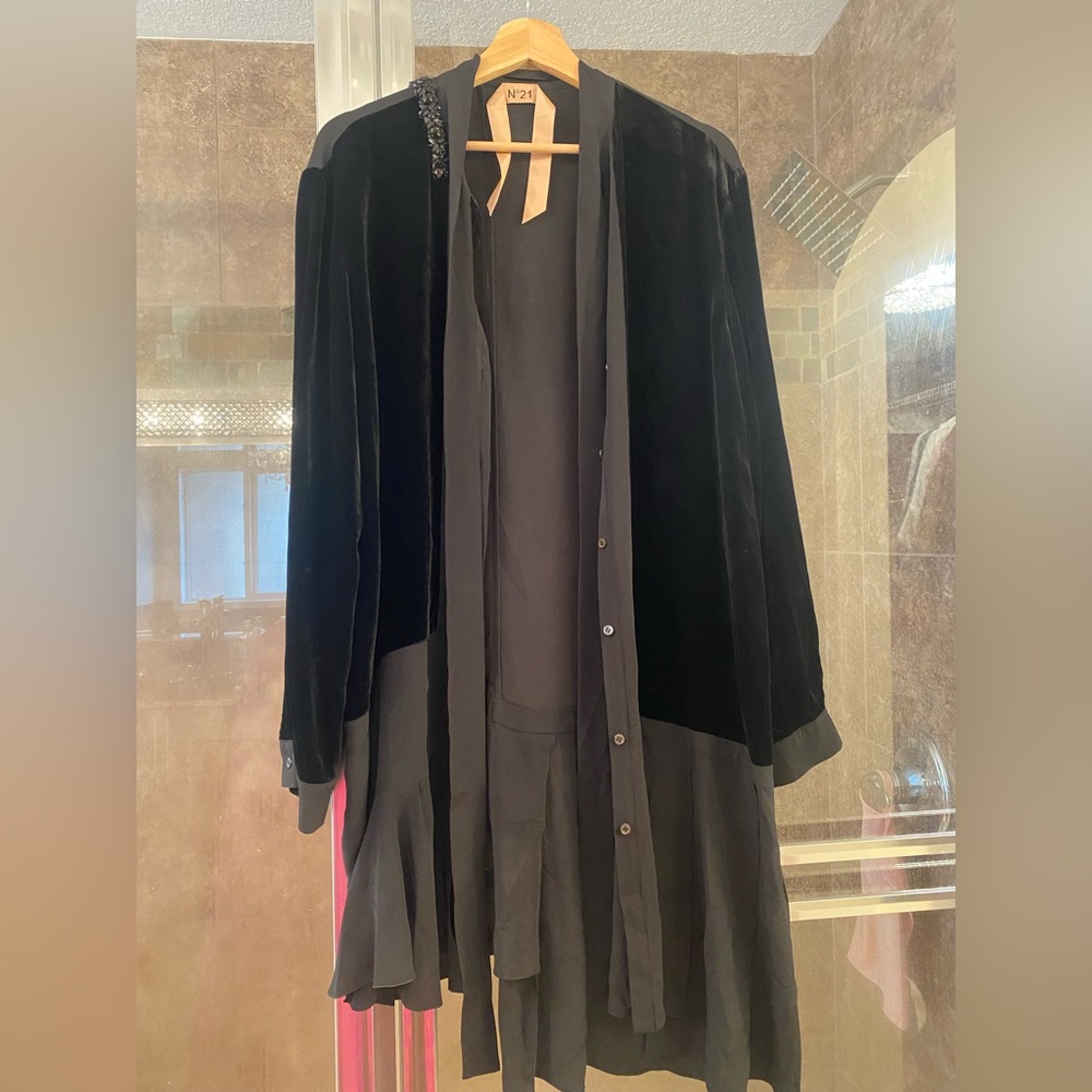 No 21 Numero Ventuno silk and velvet embellished bow shirt dress